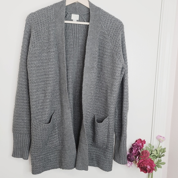a new day Sweaters - A NEW DAY Women's Gray Knit Long Cardigan Size S